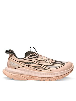 Buty sportowe damskie na wiosnę Hoka ze sklepu: MODIVO w kategorii: Buty sportowe damskie - zdjęcie WP-EBWP-BKLVO-LN0_0000306015500
