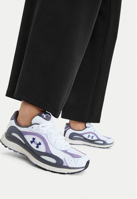 Buty sportowe damskie wiosenne Under Armour ze sklepu: MODIVO w kategorii: Buty sportowe damskie - zdjęcie WP-EBWP-BKLVO-LN0_0000306021389