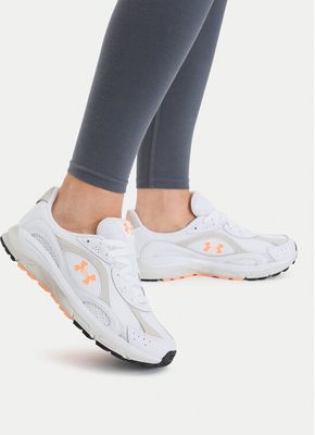 Buty sportowe damskie na wiosnę Under Armour ze sklepu: MODIVO w kategorii: Buty sportowe damskie - zdjęcie WP-EBWP-BKLVO-LN0_0000306021426
