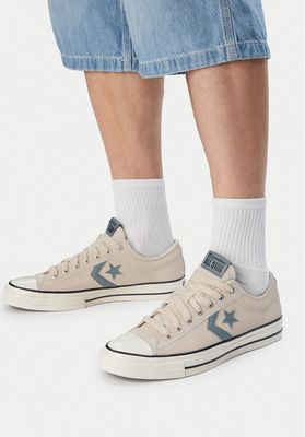 Trampki męskie na wiosnę Converse ze sklepu: MODIVO w kategorii: Trampki męskie - zdjęcie WP-EBWP-BKLVO-LN0_0000306041547