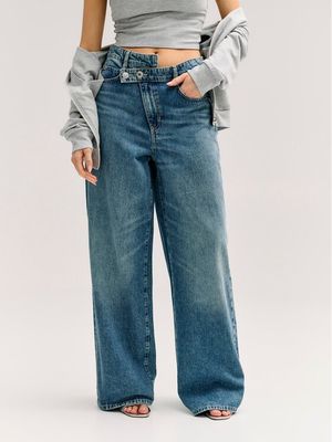 Guess - Jeansy damskie w miejskim stylu ze sklepu: MODIVO w kategorii: Jeansy damskie - zdjęcie WP-EBWP-BKLVO-LN0_0000306149304