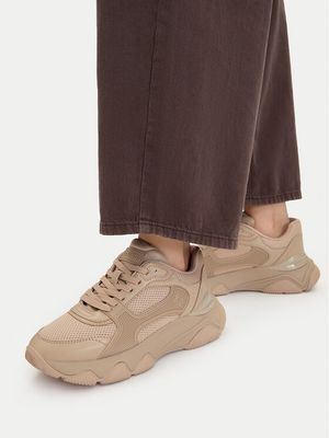 Buty sportowe damskie na wiosnę Guess ze sklepu: MODIVO w kategorii: Buty sportowe damskie - zdjęcie WP-EBWP-BKLVO-LN0_0000306154964