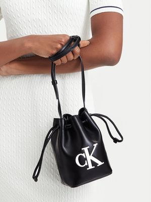 Listonoszka elegancka Calvin Klein ze sklepu: MODIVO w kategorii: Listonoszki - zdjęcie WP-EBWP-BKLVO-LN0_0000306185265