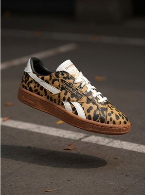 Buty sportowe damskie na wiosnę Reebok ze sklepu: MODIVO w kategorii: Buty sportowe damskie - zdjęcie WP-EBWP-BKLVO-LN0_5906751186299