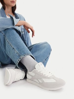 Buty sportowe damskie na wiosnę Reebok ze sklepu: MODIVO w kategorii: Buty sportowe damskie - zdjęcie WP-EBWP-BKLVO-LN0_5906751491195
