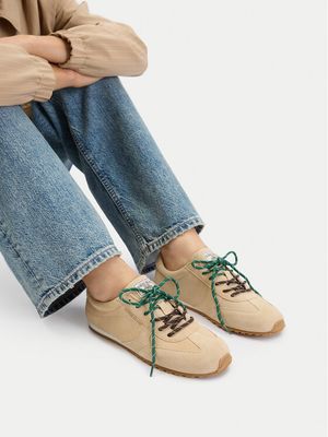 Buty sportowe damskie na wiosnę Guess Jeans ze sklepu: MODIVO w kategorii: Buty sportowe damskie - zdjęcie WP-EBWP-BKLVO-LN0_5907964041245