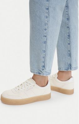 Trampki damskie Guess Jeans ze sklepu: MODIVO w kategorii: Trampki damskie - zdjęcie WP-EBWP-BKLVO-LN0_5907964059776