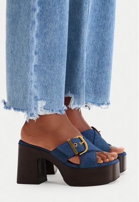 Guess Jeans - Klapki damskie ze sklepu: MODIVO w kategorii: Klapki damskie - zdjęcie WP-EBWP-BKLVO-LN0_5907964071631
