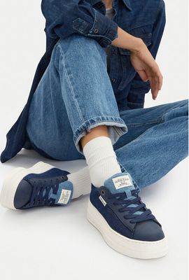 Guess Jeans - Buty sportowe damskie wiosenne ze sklepu: MODIVO w kategorii: Buty sportowe damskie - zdjęcie WP-EBWP-BKLVO-LN0_5907964073444