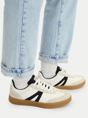 Buty sportowe damskie na wiosnę Guess Jeans ze sklepu: MODIVO w kategorii: Buty sportowe damskie - zdjęcie WP-EBWP-BKLVO-LN0_5907964081593