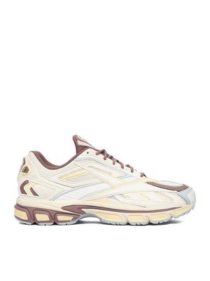 Reebok - Buty sportowe męskie ze sklepu: MODIVO w kategorii: Buty sportowe męskie - zdjęcie WP-EBWP-BKLVO-LN0_5907964245698
