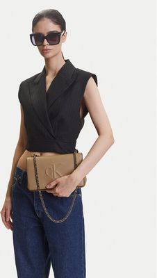 Kopertówka elegancka Calvin Klein Jeans ze sklepu: MODIVO w kategorii: Kopertówki - zdjęcie WP-EBWP-BKLVO-LN0_8721107863177
