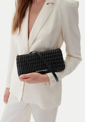 Kopertówka elegancka Calvin Klein Jeans ze sklepu: MODIVO w kategorii: Kopertówki - zdjęcie WP-EBWP-BKLVO-LN0_8721107864358