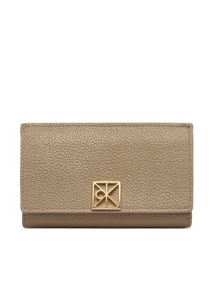 Portfel damski casualowy wiosenny Calvin Klein ze sklepu: MODIVO w kategorii: Portfele damskie - zdjęcie WP-EBWP-BKLVO-LN0_8721223893508